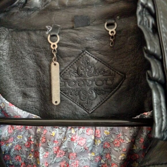 JouJou Faux Leather Jacket Size Small - Picture 4 of 5